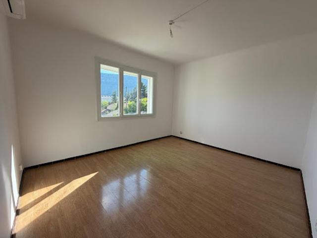 Appartement location à Laragne-Montéglin, Hautes-Alpes