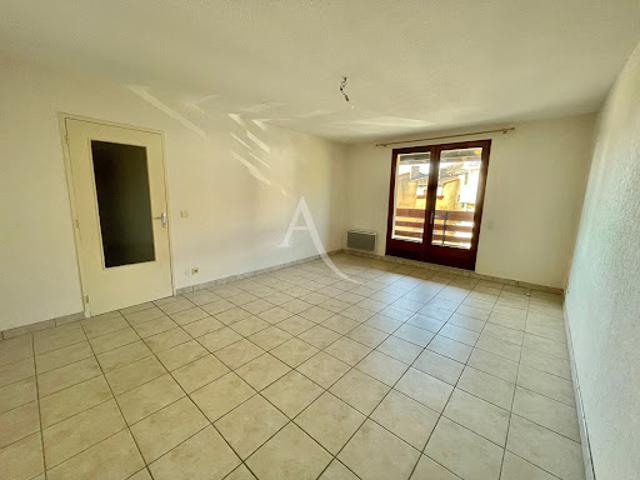 Appartement location à Sous Emblade, L'Isle-Jourdain