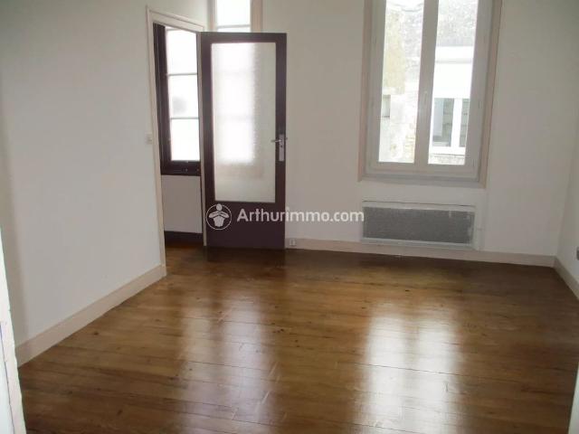 Appartement location à Saint-Jean-d'Angély, Saint-jean-d'angély