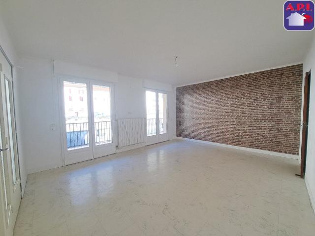 Appartement location à Bourrut, Ganac
