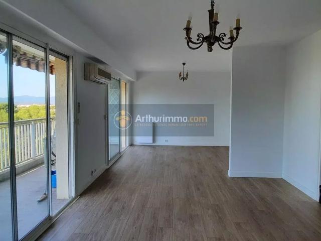 Appartement location à Arrondissement de Draguignan, Saint-raphaël