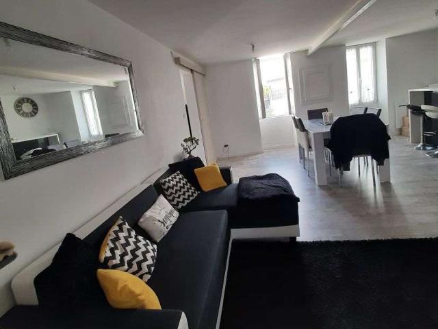 Appartement location à Cognac, Saint-même-les-carrières