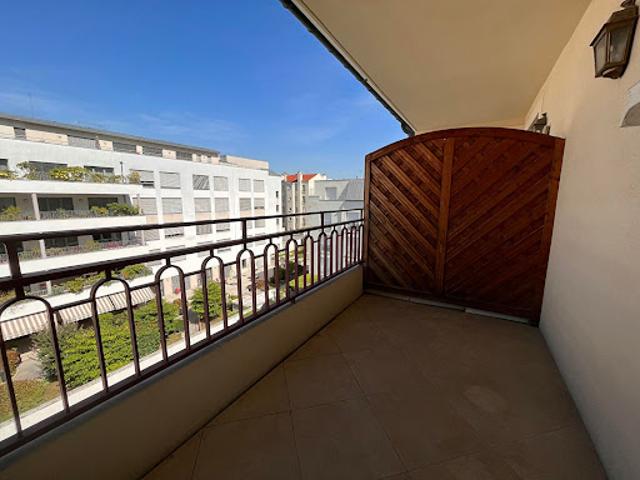 Appartement location à France métropolitaine, Courbevoie