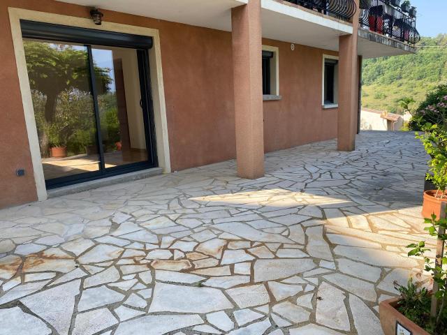 Appartement location à France métropolitaine, Vesseaux