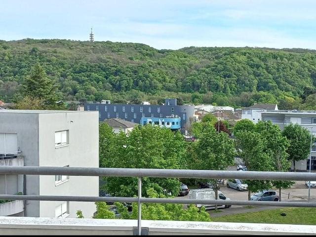 Appartement location à Village II, Échirolles