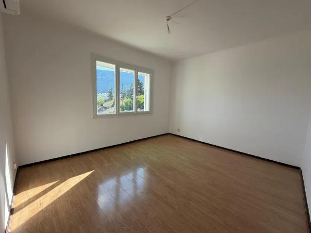 Appartement location à Laragne-Montéglin, Hautes-Alpes