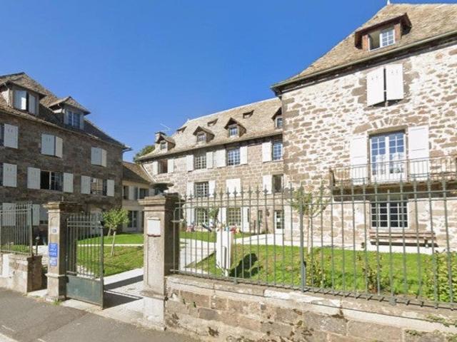 Appartement location à Place de l'Hôtel de Ville, Vic-sur-Cère