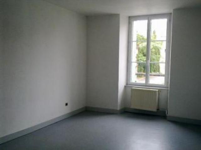 Appartement location à Saint-Amand-Montrond, Charenton-du-cher