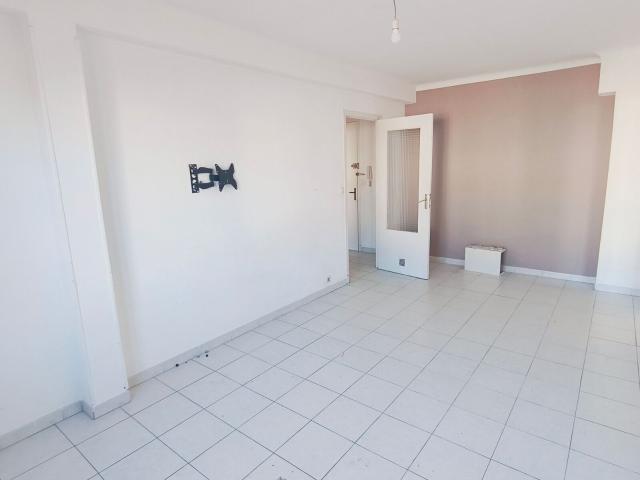Appartement location à Saint-Laurent-du-Var, Alpes-Maritimes
