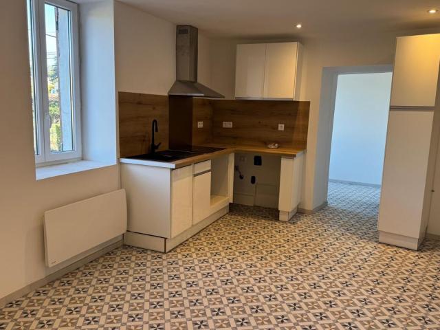 Appartement location à Les Cayrades, Courry