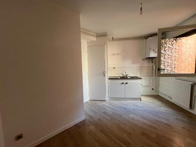 Appartement location à Cité Roche Bâtie, Thizy-les-Bourgs