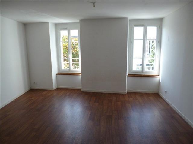Appartement location à Les Chataignats du Bourg, Yvoy-le-Marron