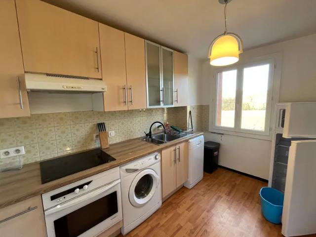 Appartement location à Lotissement la Combasse, Saint-Étienne-du-Valdonnez