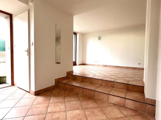 Appartement location à Saint-Étienne, L'etrat