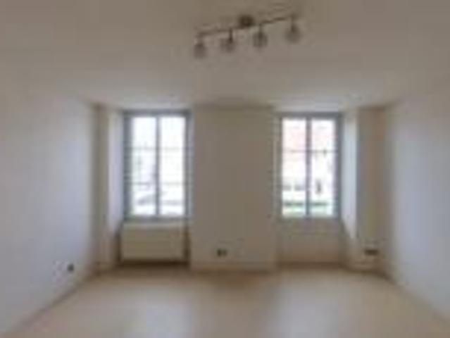 Appartement location à Saint-Amand-Montrond, Charenton-du-cher
