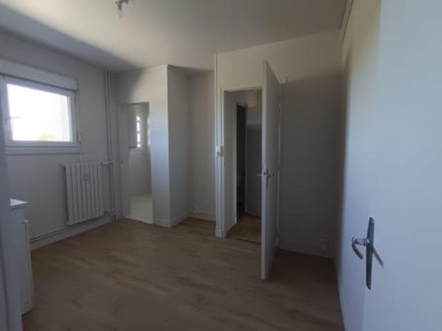 Appartement location à Aillant-sur-Tholon, Montholon
