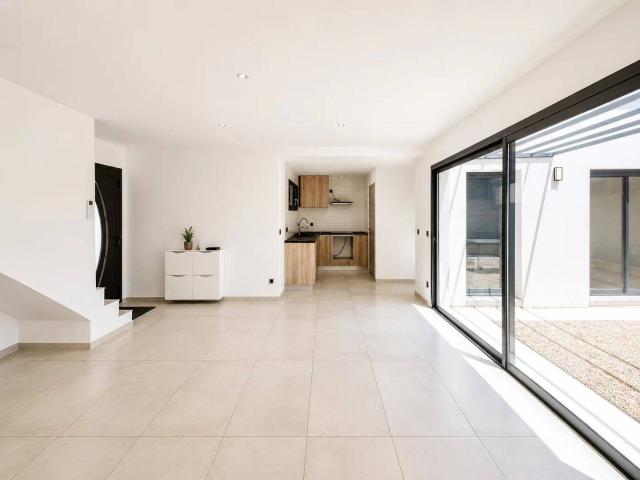 Appartement location à Saint-Étienne-du-Grès, Bouches-du-Rhône