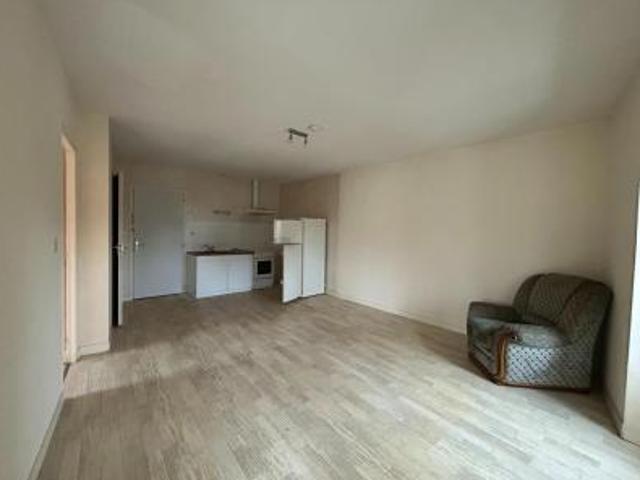 Appartement location à Sauzé-Vaussais, Sauzé-entre-Bois