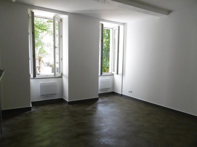 Appartement location à Saint-Pierre, Saintes