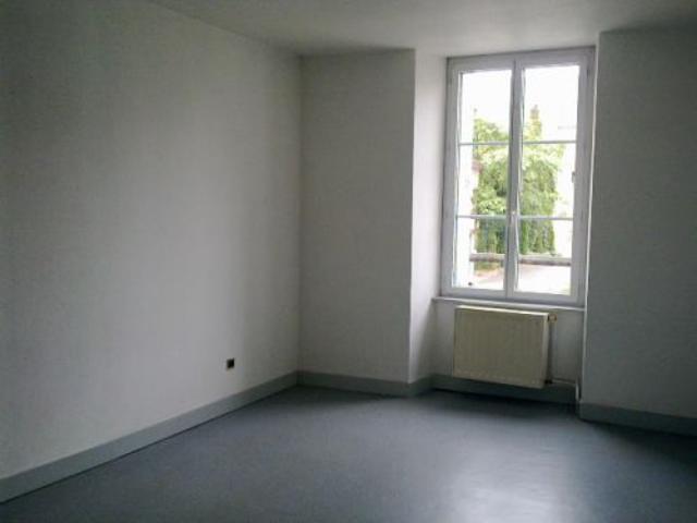 Appartement location à Saint-Amand-Montrond, Charenton-du-cher