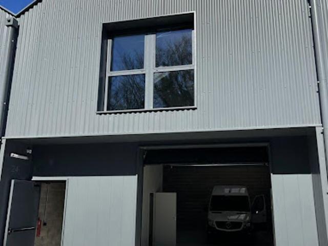 Local Commercial location à Torcy, Brie-comte-robert