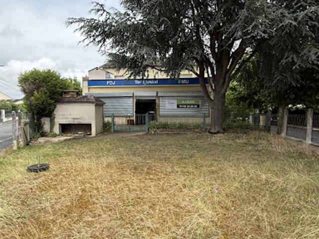 Local Commercial location à Évry, Morsang-sur-orge