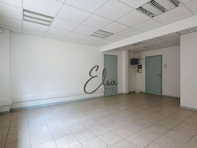 Local Commercial location à Saint-Julien-en-Genevois, Challonges