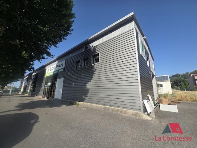 Local Commercial location à Aix-en-Provence, Venelles