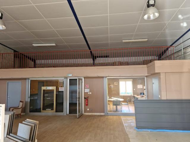 Local Commercial location à Rochechouart, Saint-junien