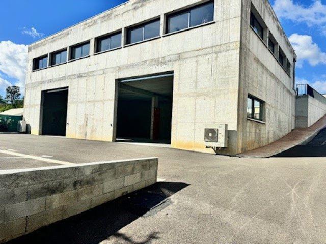 Local Commercial location à Ajaccio, Sarrola-carcopino