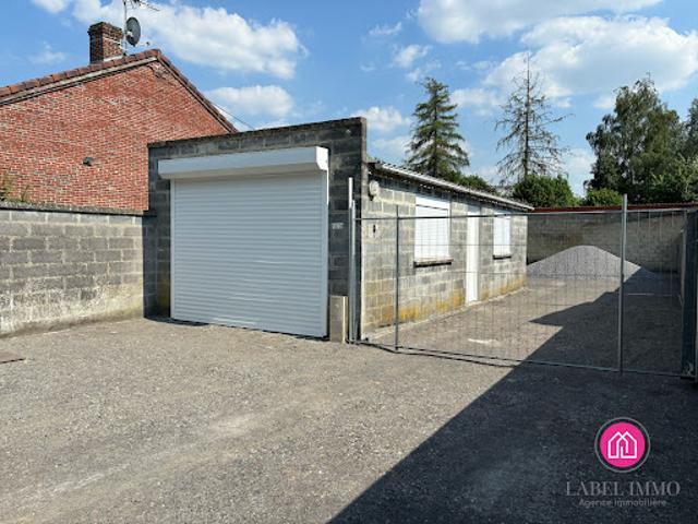 Local Commercial location à Valenciennes, Petite-forêt