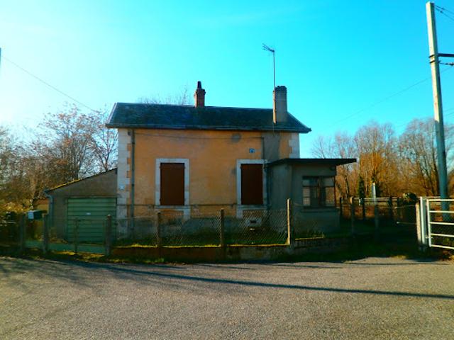Local Commercial location à Issoudun