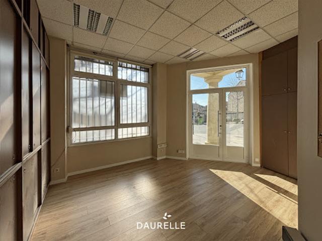 Local Commercial location à Arles, La Salle Les Alpes