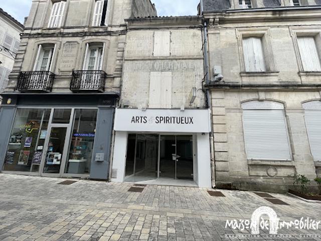 Local Commercial location à Vieux Cognac, Cognac