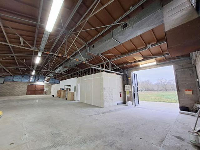 Local Commercial location à Fontainebleau, Recloses