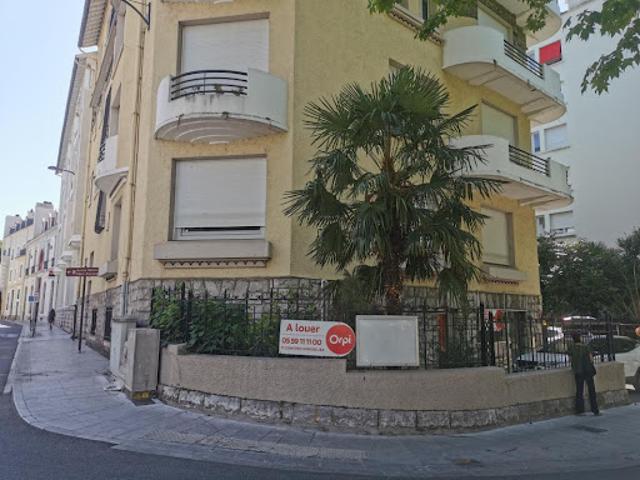 Local Commercial location à Pau