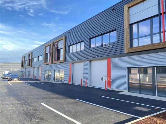 Local Commercial location à La Tour-du-Pin, Saint-quentin-fallavier