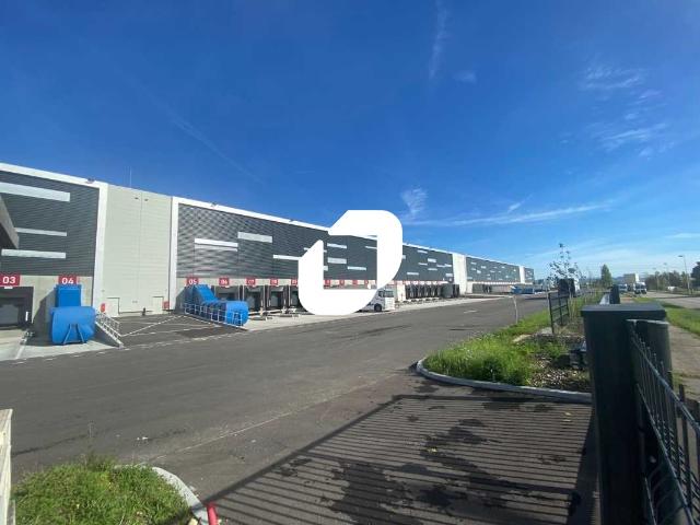 Local Commercial location à La Tour-du-Pin, Saint-quentin-fallavier