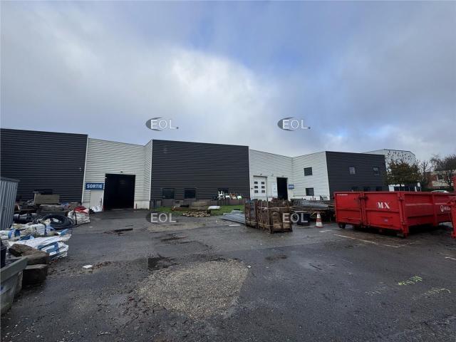 Local Commercial location à Versailles, Montigny-le-bretonneux