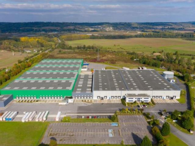 Local Commercial location à Villeneuve-saint-germain