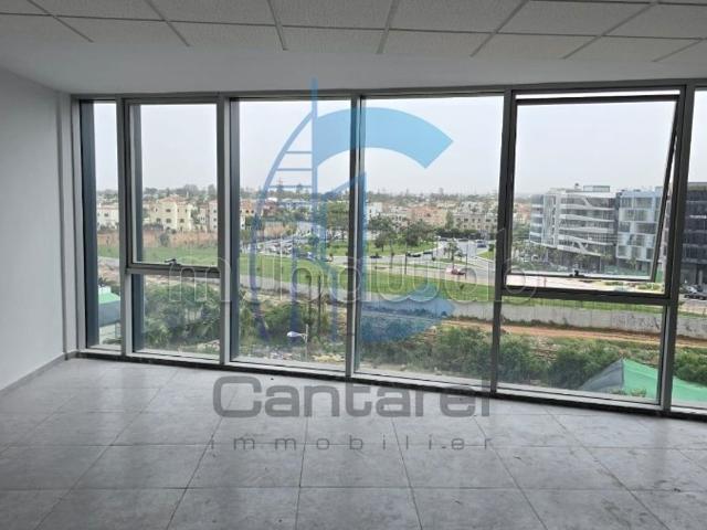 Local commercial location à Anfa, Gharb-Chrarda-Beni Hssen
