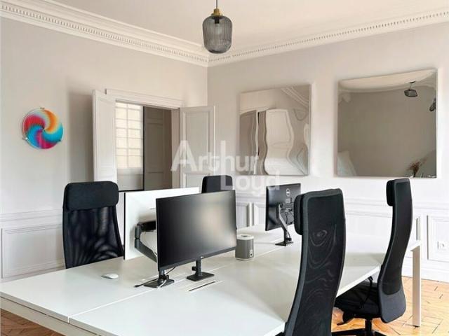 Bureau location à Bourg l'Évesque, Rennes