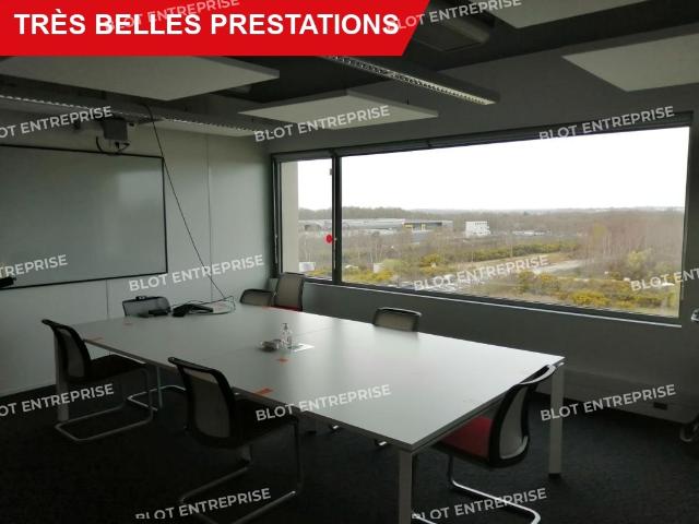 Bureau location à Saint-jacques-de-la-lande, Les Dominos