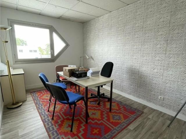 Bureau location à Ouest, Vannes