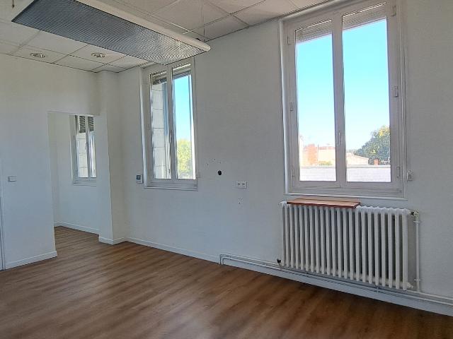 Bureau location à Saintes