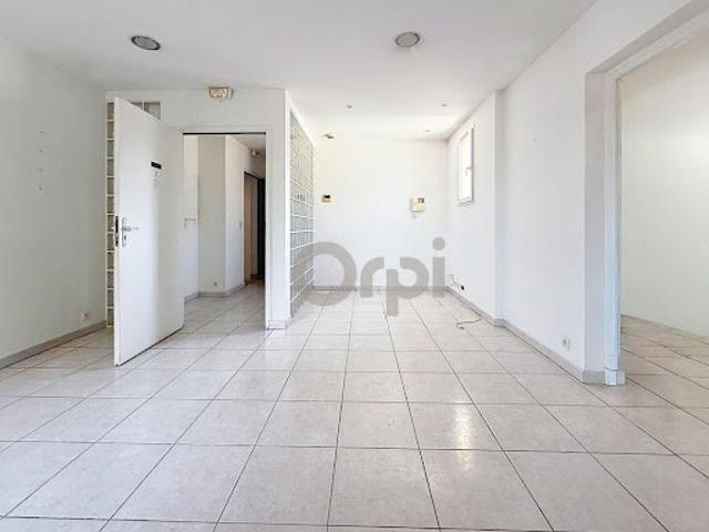 Bureau location à Arrondissement de Draguignan, Roquebrune-sur-argens