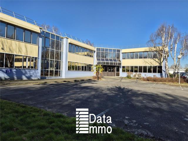 Local Commercial location à Torcy, Saint-thibault-des-vignes