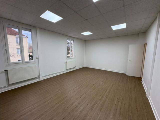 Bureau location à Clermont, Breuil-le-sec