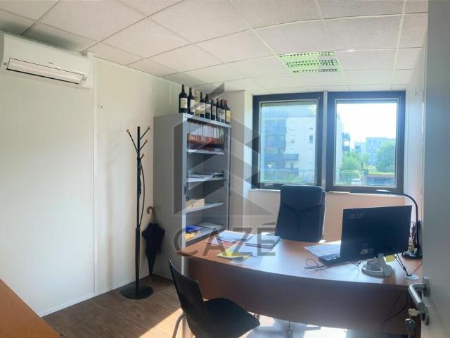 Bureau location à Bordeaux, Bruges