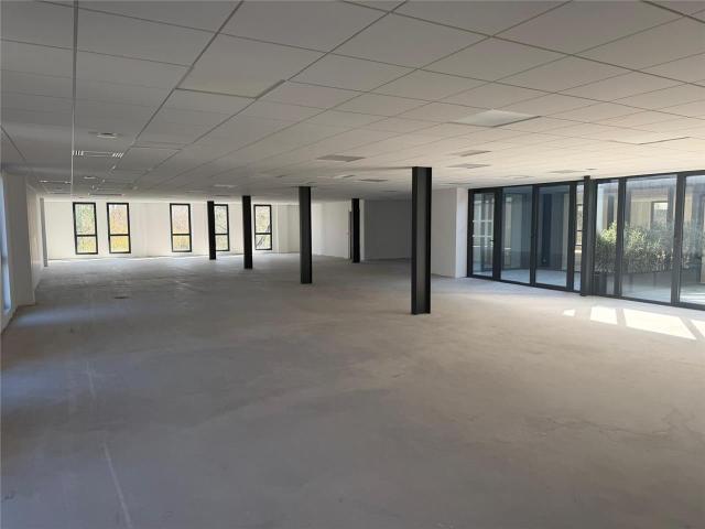 Local Commercial location à Bordeaux, Mérignac
